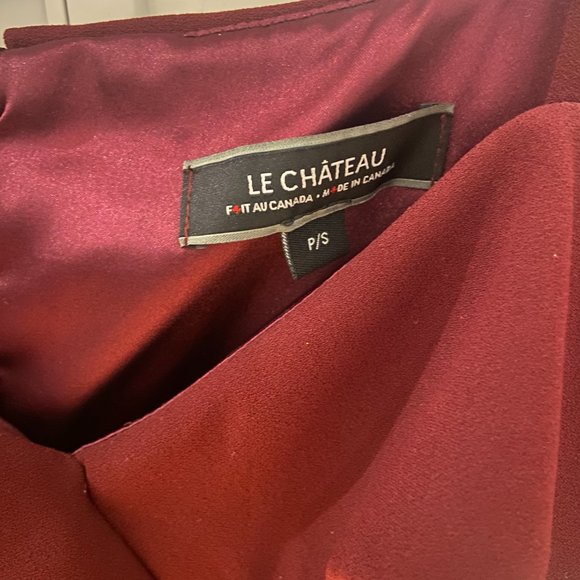 Le Chateau Burgundy/Wine Colour Cold Shoulder Jumpsuit Small - Picture 2 of 3